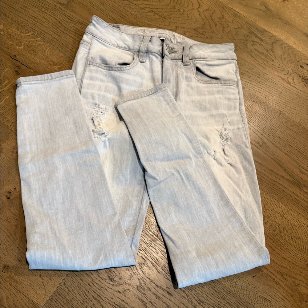 American Eagle Women’s Distressed Jeans